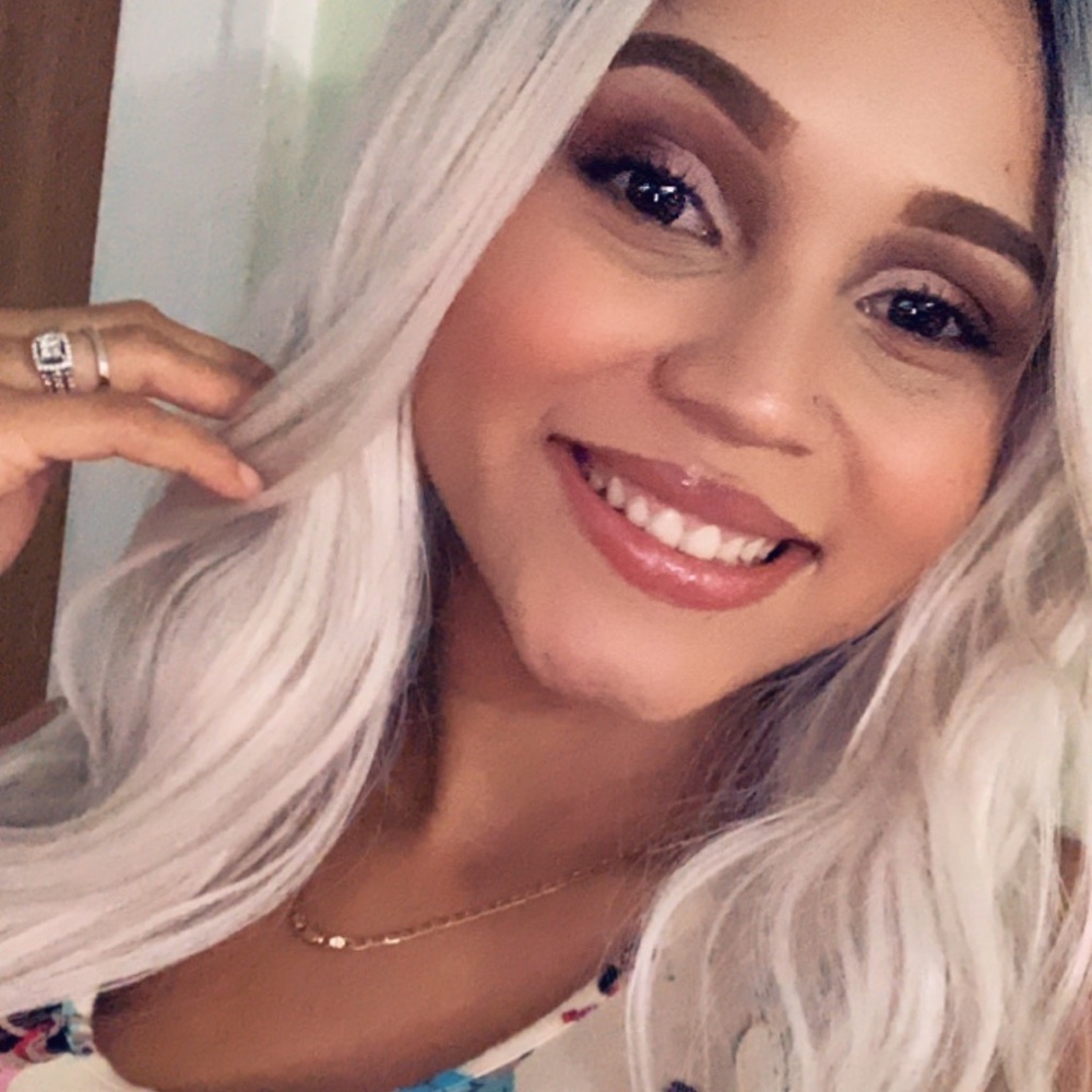 Meet your Posher, Shakira